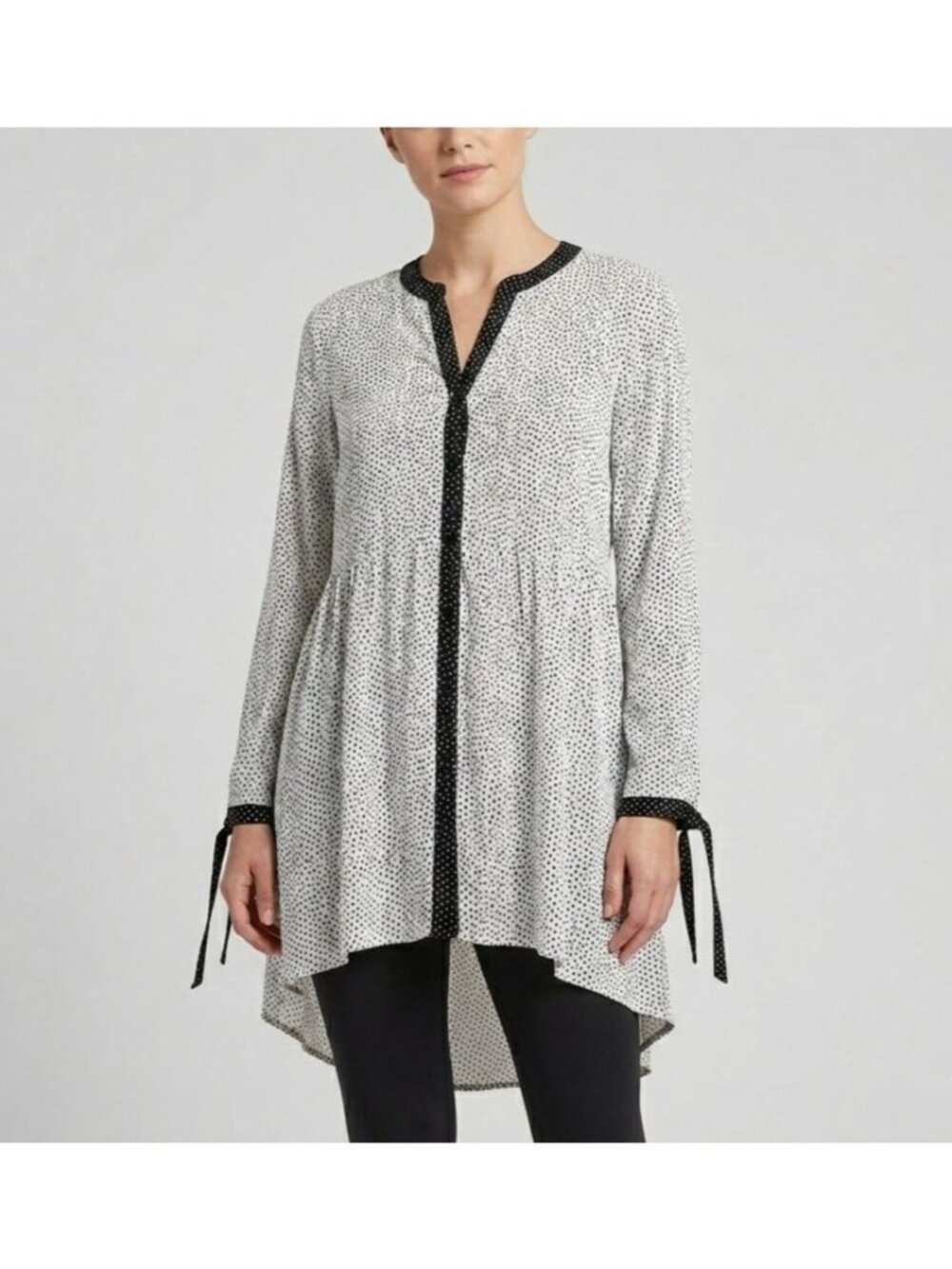 Habitat Size M NEW Black & White Polka Dot Long Sleeve Button Front Tunic Top